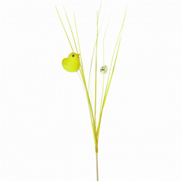 Iarbă decorativă cu un puișor de Paște